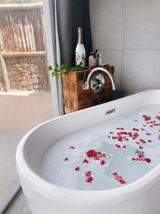 Rocky Road Mountain Lodge Pretoria Bagian luar foto