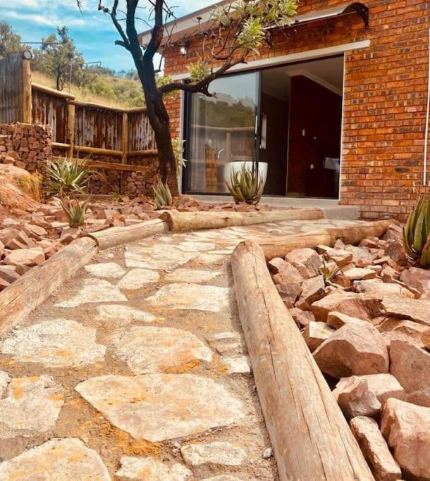 Rocky Road Mountain Lodge Pretoria Bagian luar foto